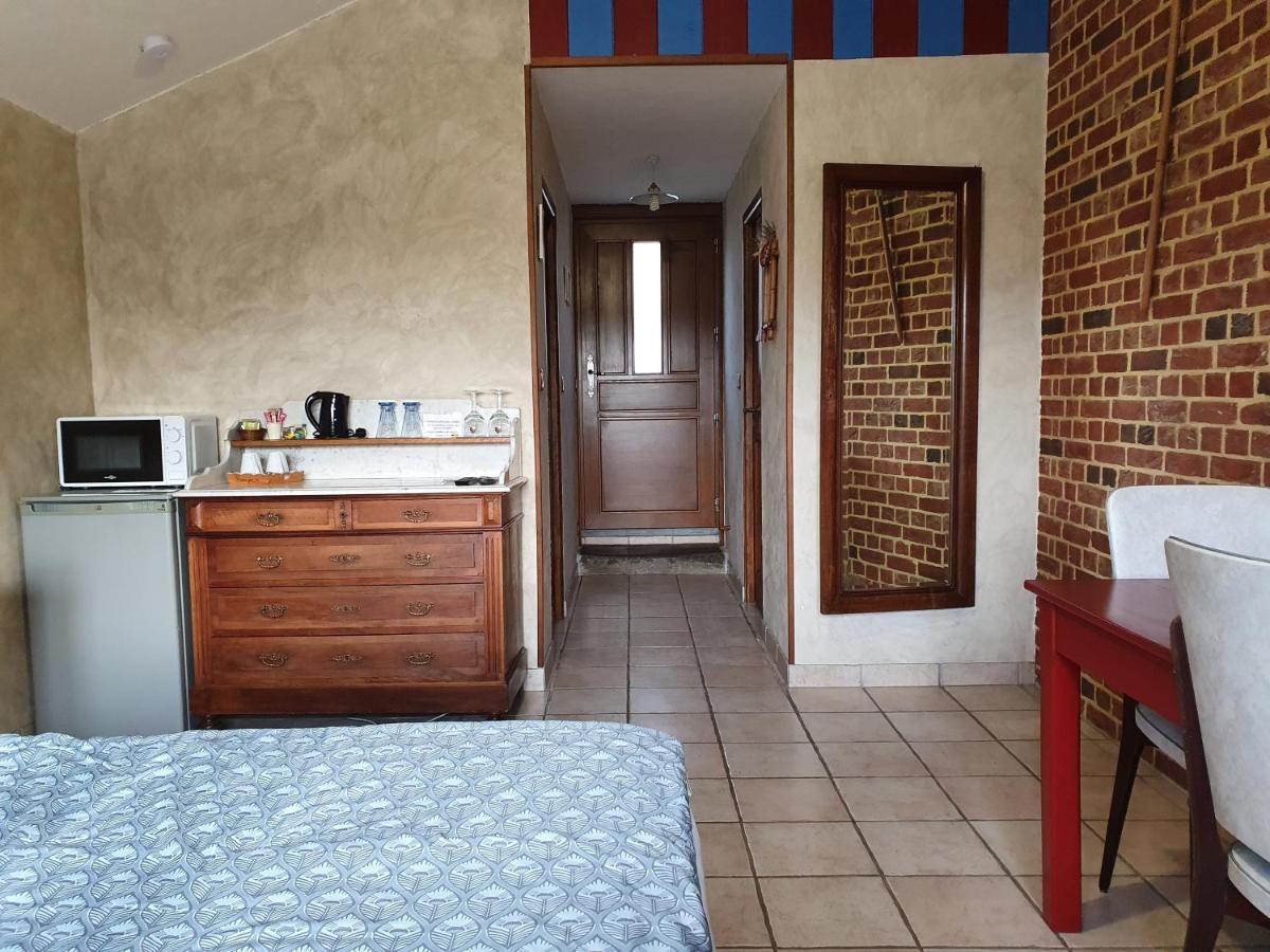 Les Mout'Anes Bed and Breakfast Saint-Hilaire-sur-Helpe Eksteriør billede