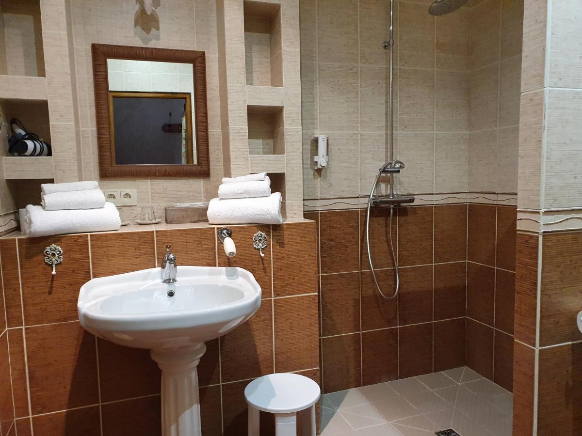Les Mout'Anes Bed and Breakfast Saint-Hilaire-sur-Helpe Eksteriør billede